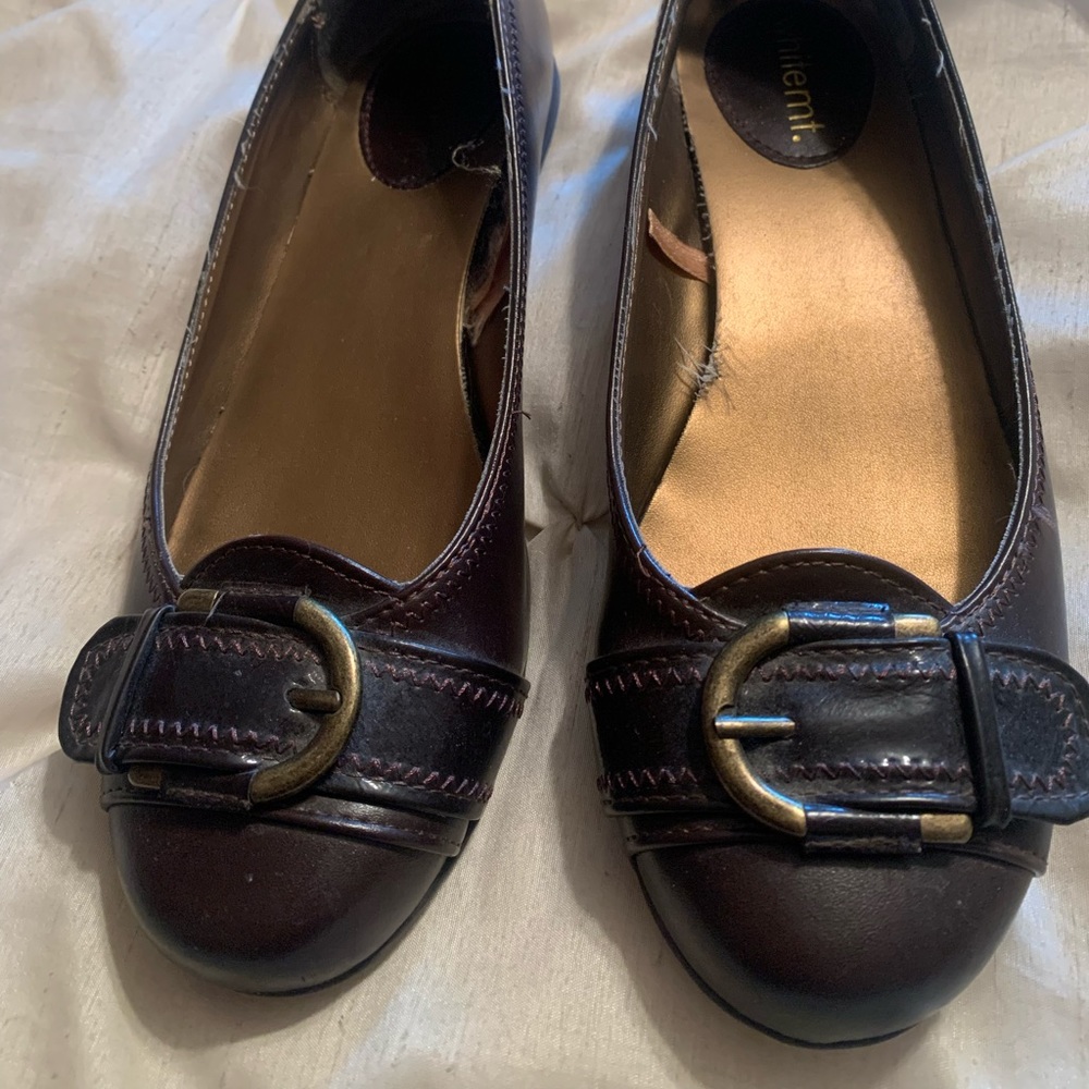 Whitest brown flats